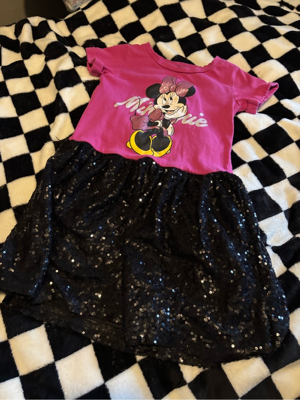 Size 6 Minnie Mouse dress (graphic cracking